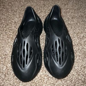 Yeezy Foam Runner look alike